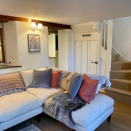 Hebe Cottage - Idyllic And Homely With Attention To Detail Atworth 외부 사진