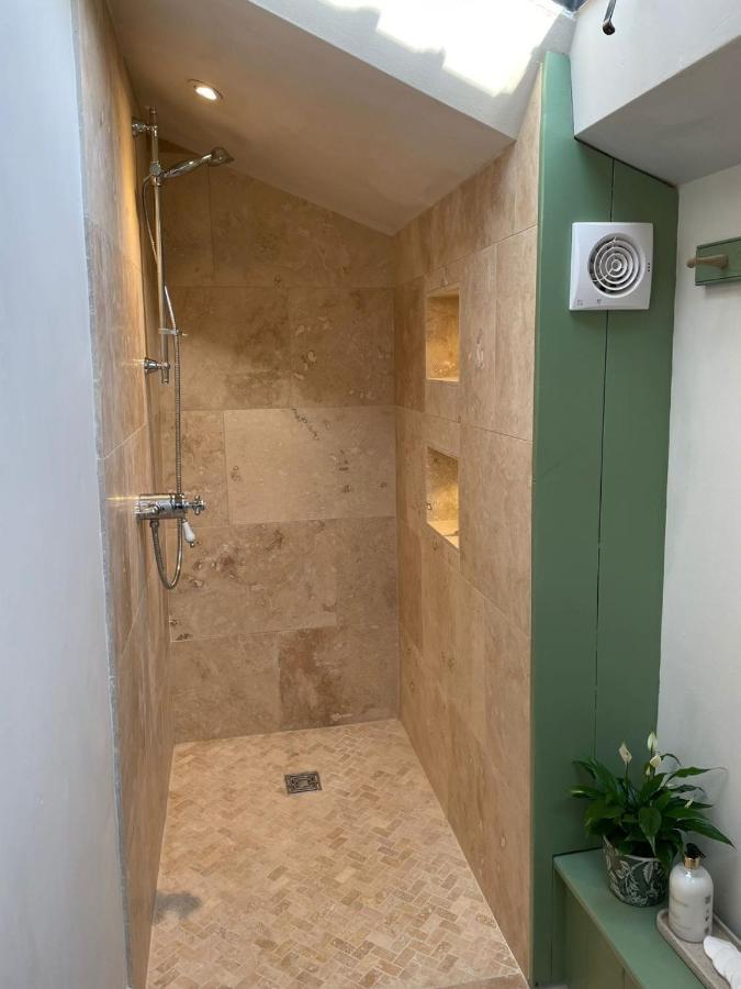 Hebe Cottage - Idyllic And Homely With Attention To Detail Atworth 외부 사진