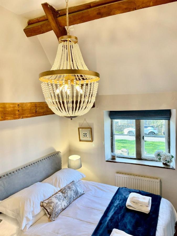 Hebe Cottage - Idyllic And Homely With Attention To Detail Atworth 외부 사진