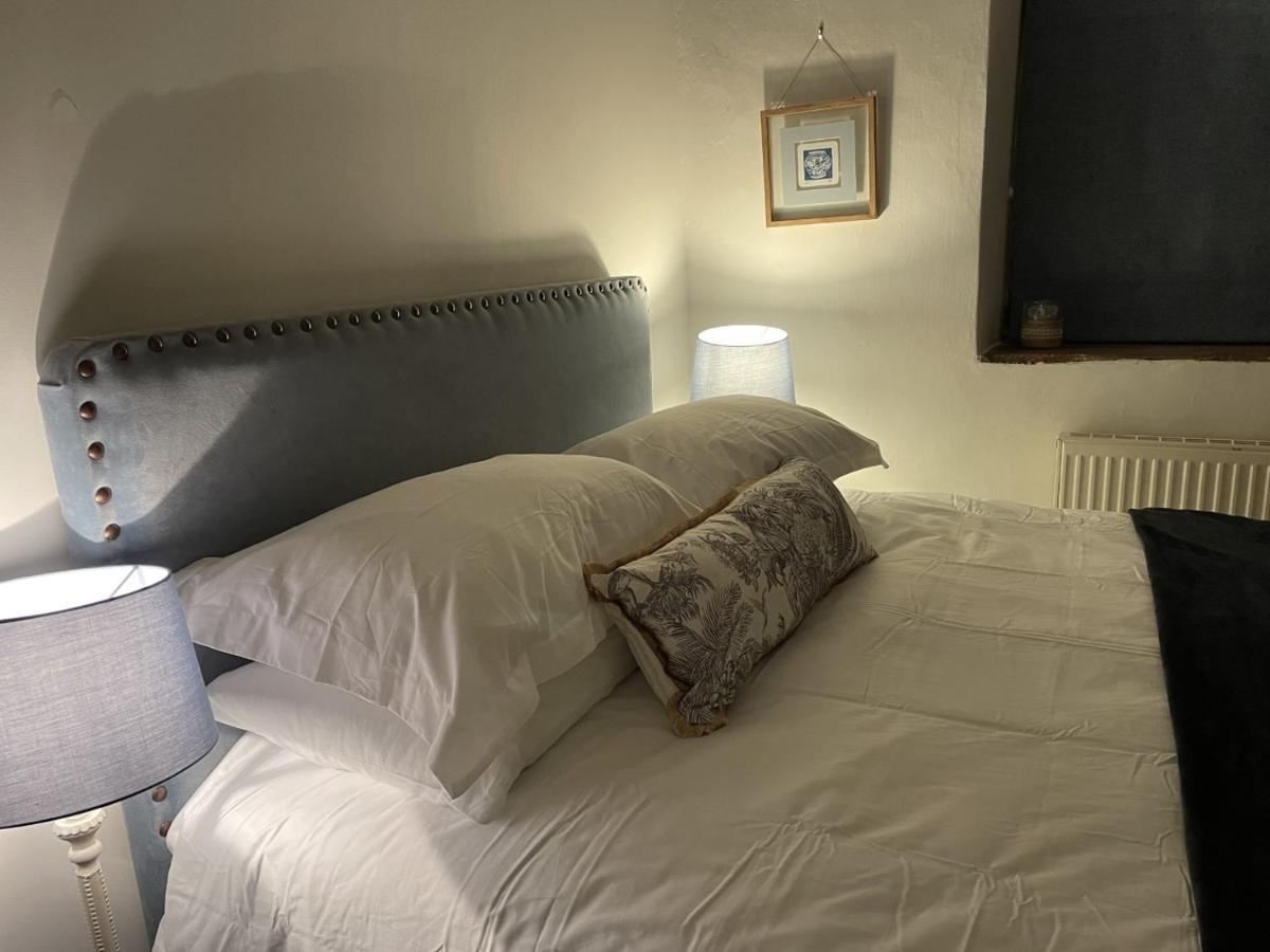 Hebe Cottage - Idyllic And Homely With Attention To Detail Atworth 외부 사진