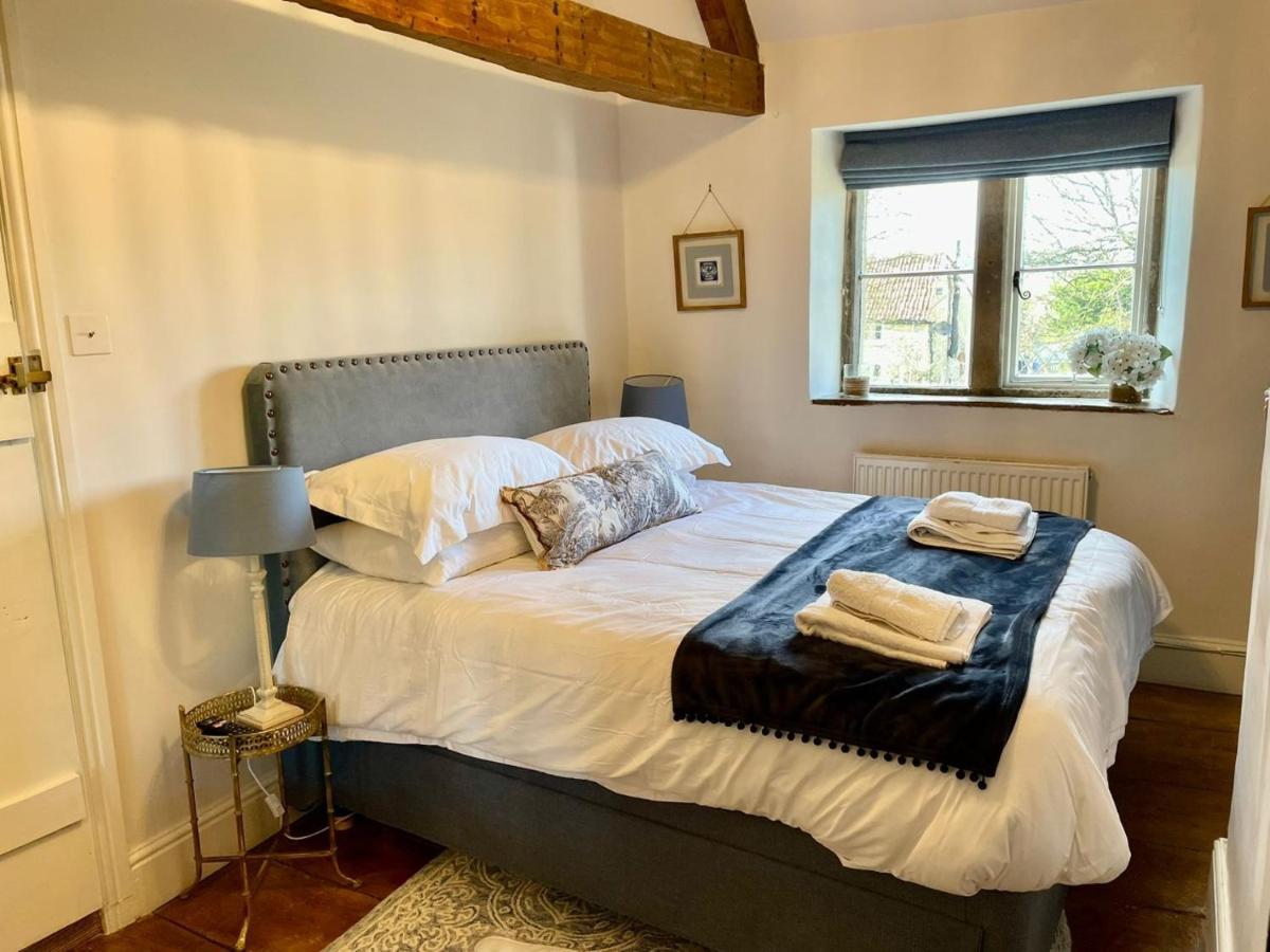 Hebe Cottage - Idyllic And Homely With Attention To Detail Atworth 외부 사진