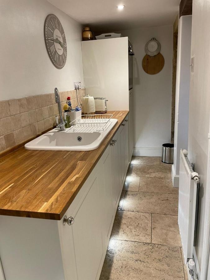 Hebe Cottage - Idyllic And Homely With Attention To Detail Atworth 외부 사진