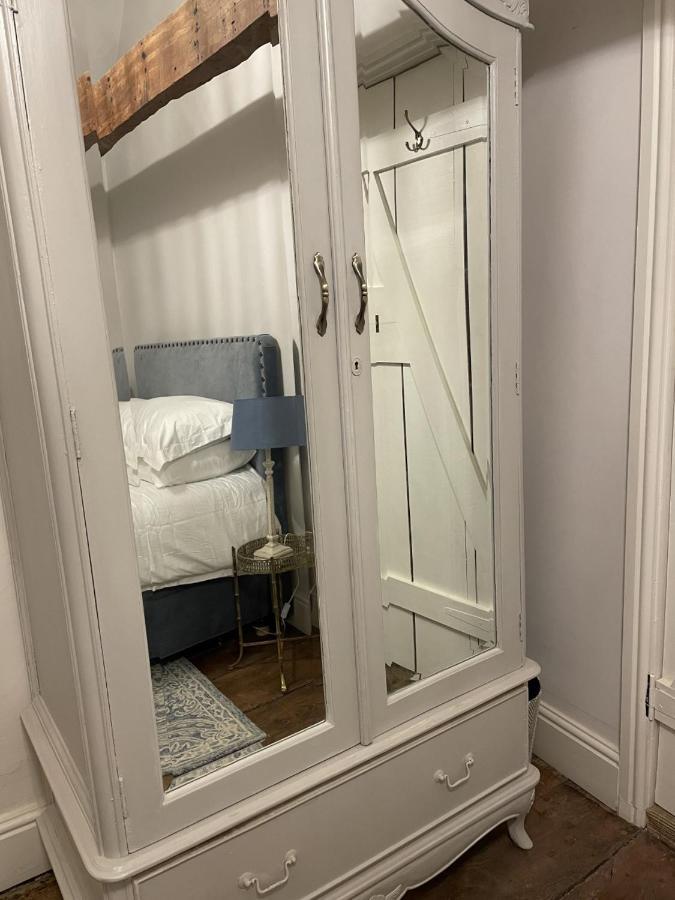 Hebe Cottage - Idyllic And Homely With Attention To Detail Atworth 외부 사진