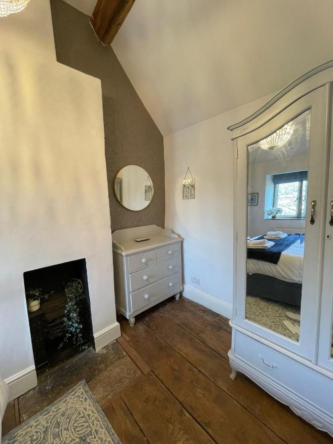 Hebe Cottage - Idyllic And Homely With Attention To Detail Atworth 외부 사진