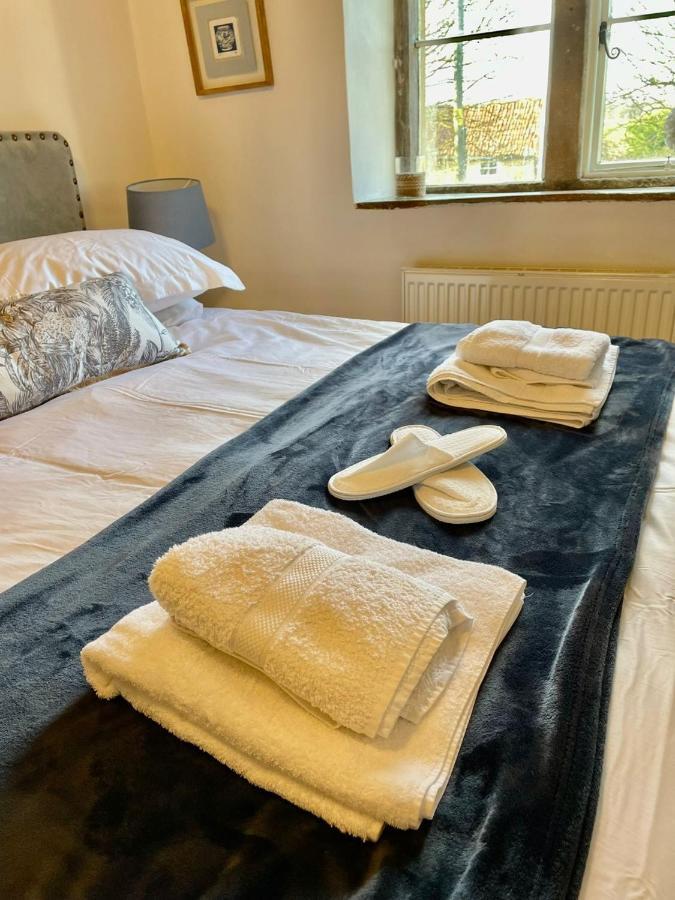 Hebe Cottage - Idyllic And Homely With Attention To Detail Atworth 외부 사진