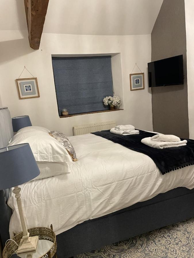 Hebe Cottage - Idyllic And Homely With Attention To Detail Atworth 외부 사진